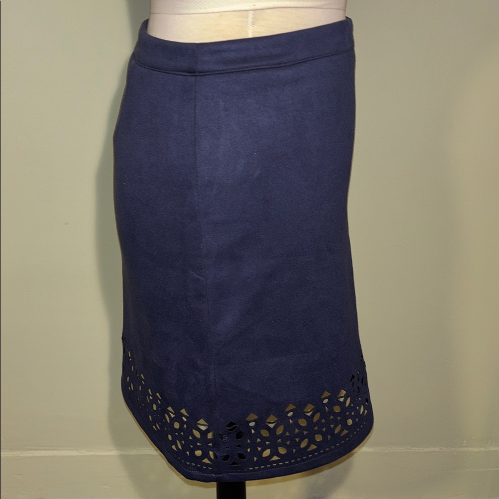 Mi Ami Navy Pencil Skirt with Laser-Cut Hem size small - Picture 6 of 8